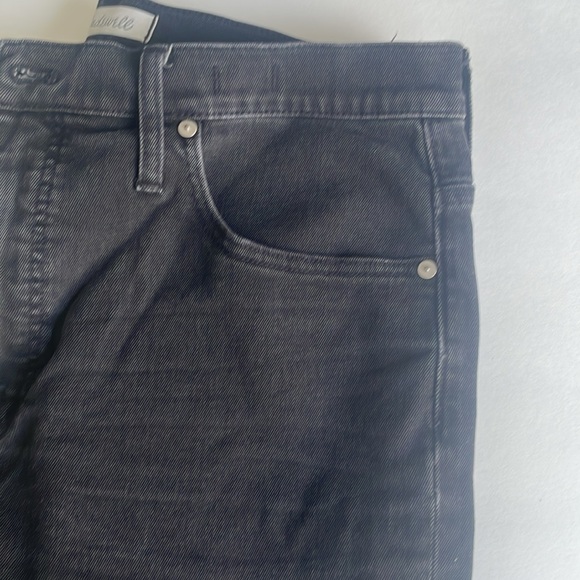 Madewell Classic Straight Jean 32 - Picture 3 of 7